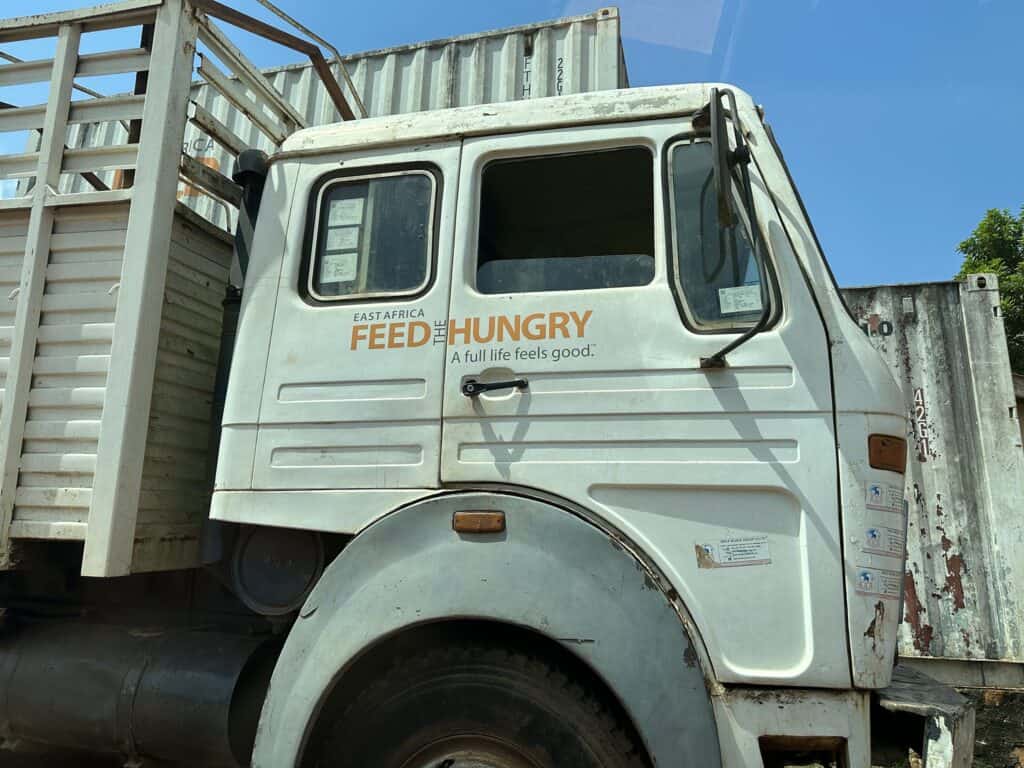 LKW von Feed the Hungry East Africa liefert Nahrungsmittelhilfe