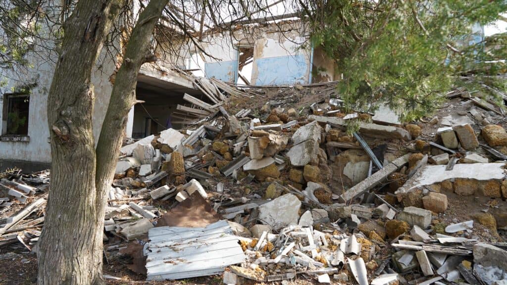 Ruinierte Gebäude Trümmer und Schutt nach der Zerstörung