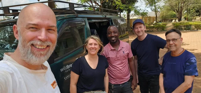 Keine Ahnung wer die Redensart erfunden hat: "Wenn einer eine Reise tut, dann kann er was erz&auml;hlten". Im Falle dieses Interviews mit Jodie aus Australien, sollte es aber hei&szlig;en: "Wenn eine eine Reise tut dann kann sie was erz&auml;hlen". Genau das macht sie als ich sie getroffen habe in Uganda.https://youtu.be/KVKiilmYfxY